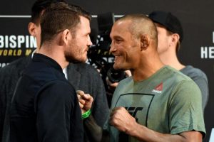 Uma das muitas encaradas entre Bisping e Dan Henderson